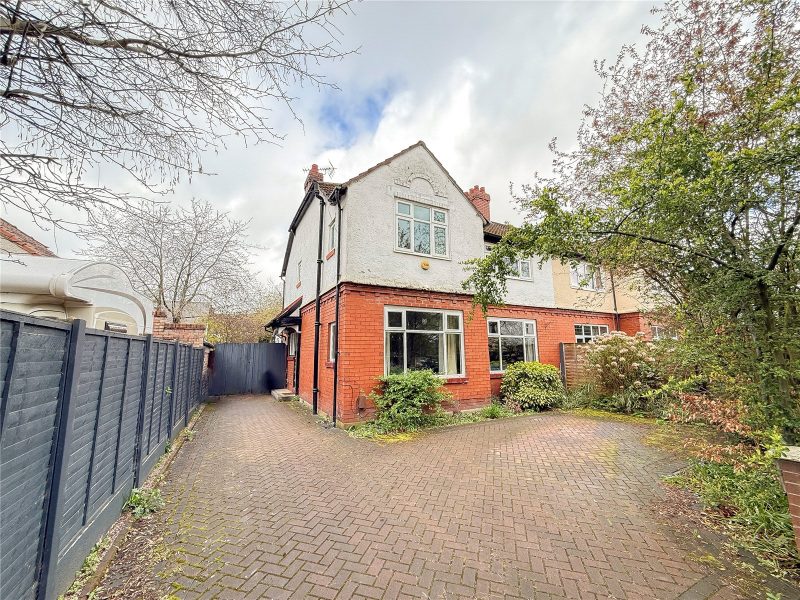 A Wonderful Extended Family Home