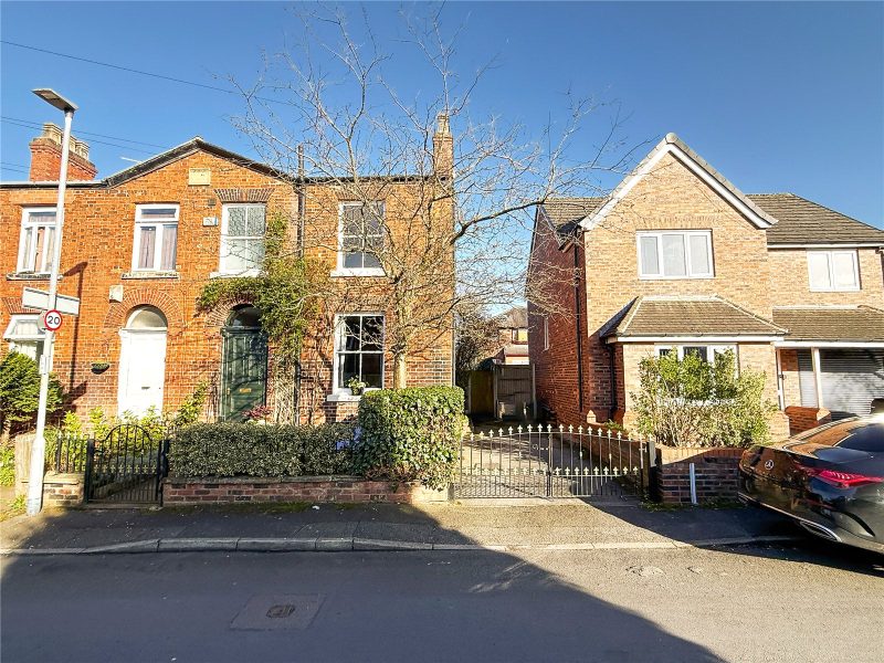 A Wonderful Bright & Spacious Victorian Semi-Detached