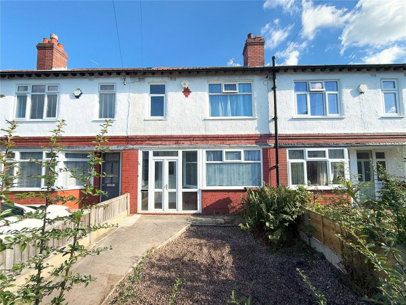 A Well-Proportioned Three Bedroom Terrace In Need Of Modernisation