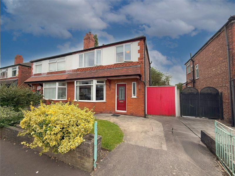 A Wonderful Extended Semi-Detached Family Home On Quiet Cul-De-Sac