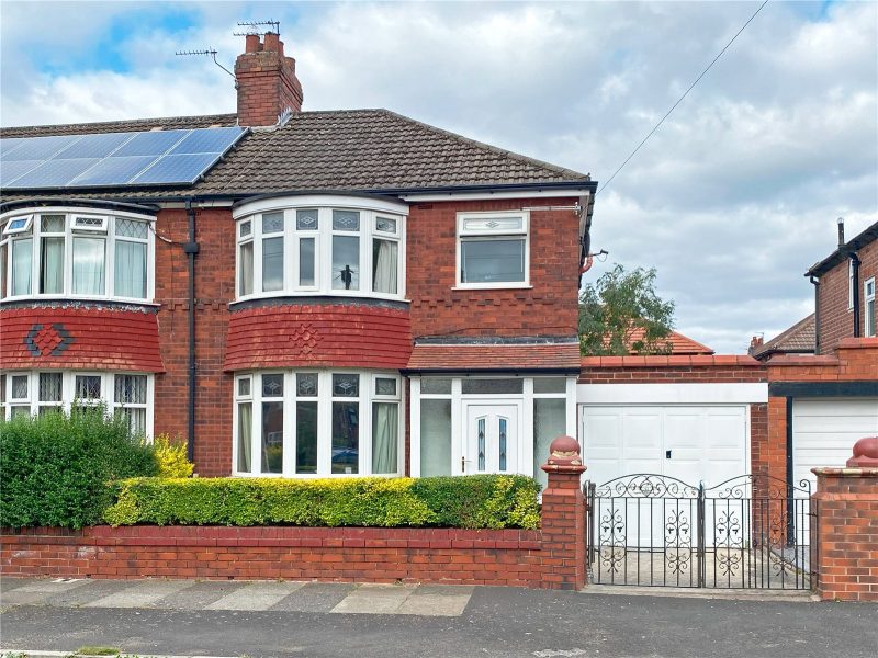 A Spacious and Well-Maintained Family Home in Sought-After Dane Bank