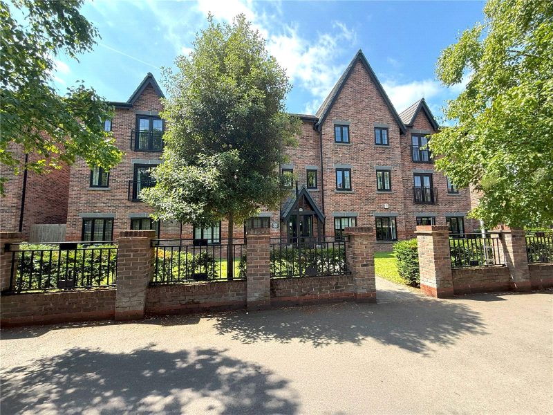 A Stylish Two Bedroom Apartment In Prime West Didsbury Location