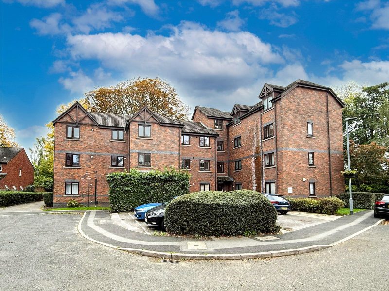 A Contemporary Apartment In Prime Didsbury Village Location