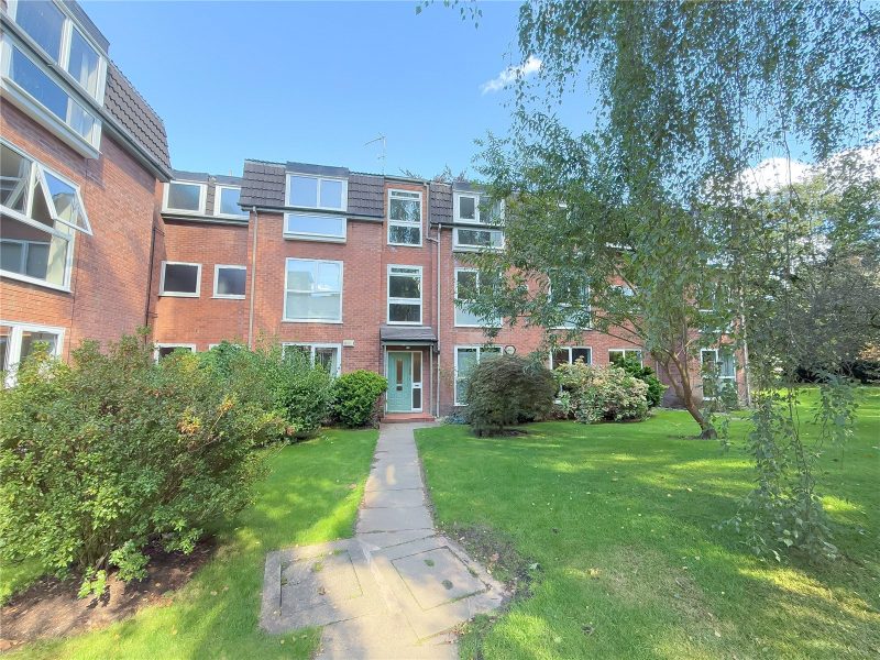 Spacious Ground Floor Apartment In Prime Didsbury Village Location