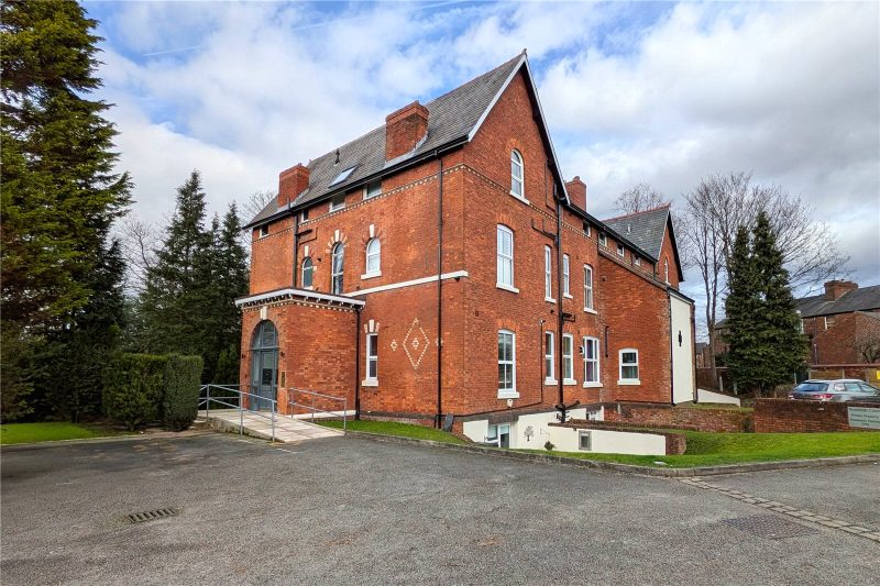 Spacious duplex apartment with private courtyard, offered with no onward chain in a sought-after Heaton Moor location.