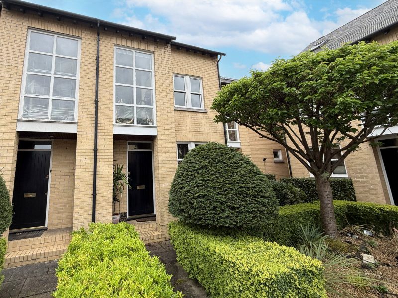A Well-Proportioned Four Bedroom Townhouse In Gated Development
