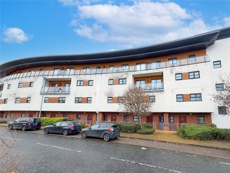 A Wonderful Three Bedroom Duplex Apartment With Private Entrance