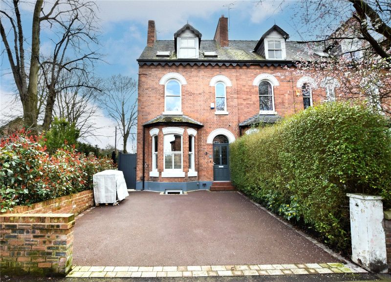 Impressive End Terrace Four Bed Family Home