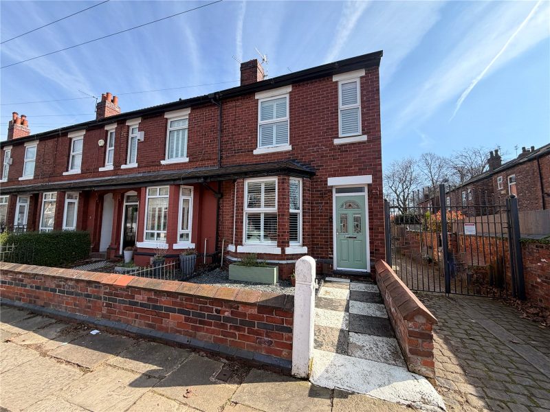 An Impressive Three Bedroom End-Terrace