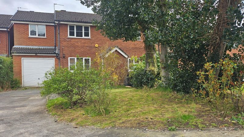 Substantial three double bedroom semi-detached home in a quiet Heaton Mersey cul-de-sac with open-plan living, walk-in wardrobes and extension potential.