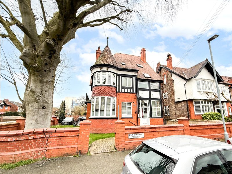 A Well Presented Two Bedroom Apartment