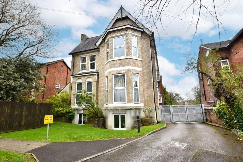 Attractive Two Double Bedroom Ground Floor Apartment