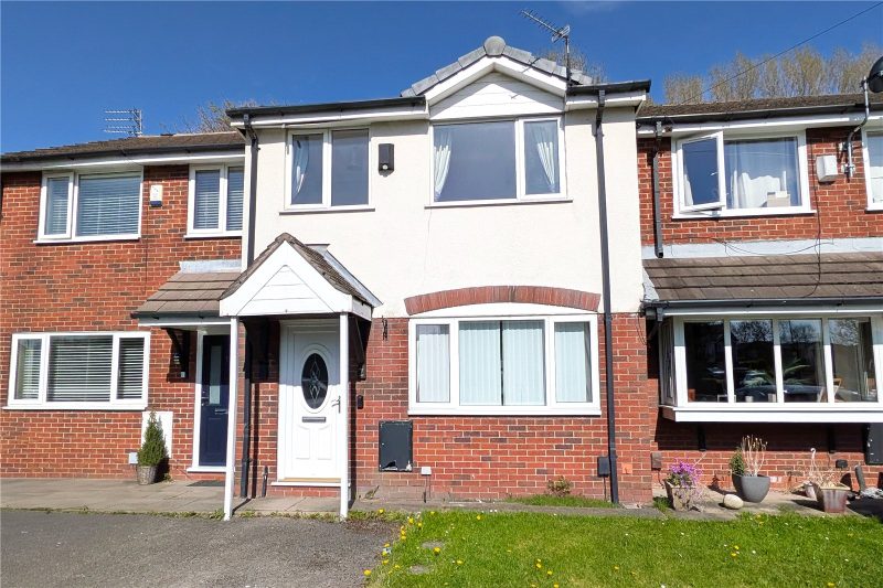 Modern three bedroom mid-terrace home in a quiet cul-de-sac with conservatory, driveway and no onward chain.