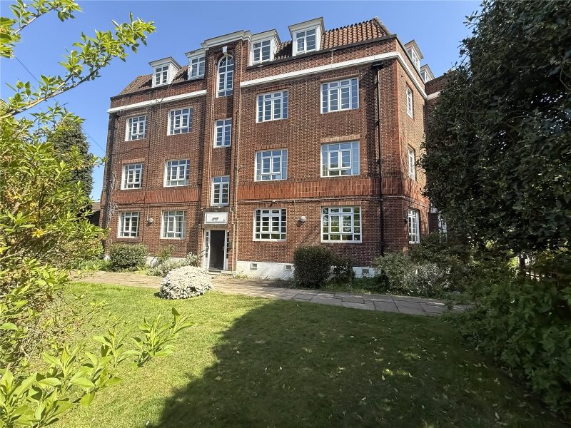 A Well Presented Penthouse Apartment in the Heart of Didsbury Village