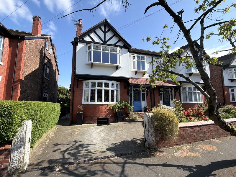 An Exceptional Edwardian Semi-Detached Home On Sought-After Cul-De-Sac