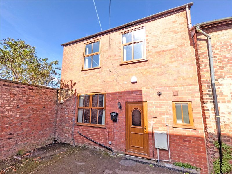 Cash buyers only – Two bedroom home in the heart of Heaton Moor with open-plan living and two en-suite bedrooms.