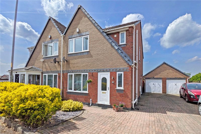 Well-Presented Three Bedroom Semi-Detached Home on a Popular Audenshaw Cul-de-Sac