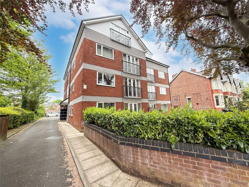 A Well-Proportioned One Bedroom Apartment