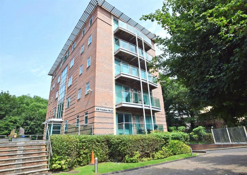 Stylish Two Bedroom Apartment Within Walking Distance Of Didsbury and West Didsbury Villages